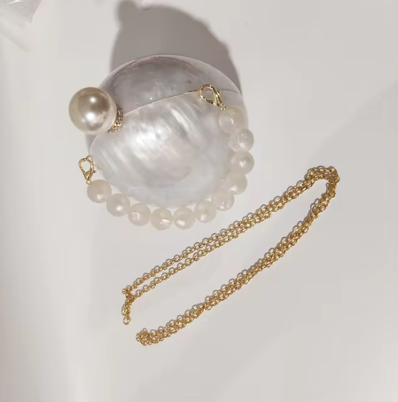 Pearl Clutch